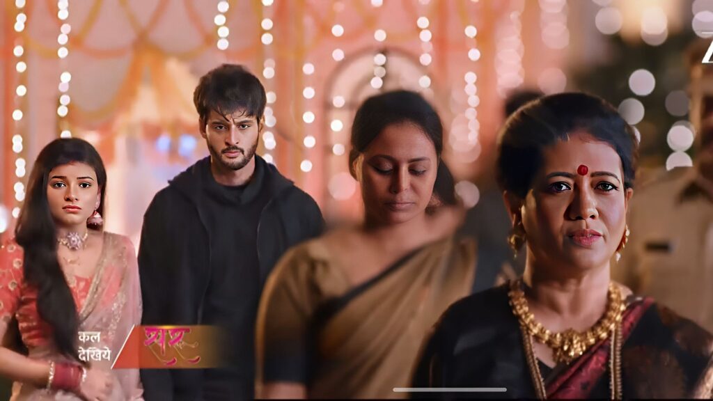 Ved once again becomes Saru’s savior!  In the episode of Saru (25 Oct), Anika’s evil plan to trap Saru gets exposed!